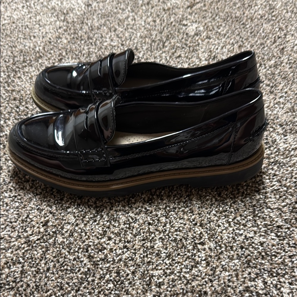 Clarks Black Leather Flats Slip-On Loafers - Picture 2 of 6